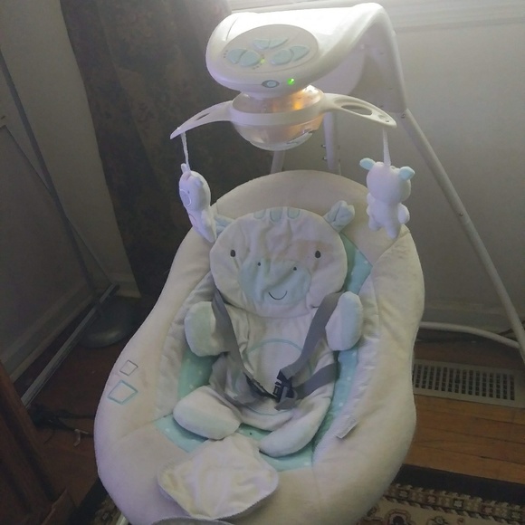 Baby Swing - Picture 1 of 4